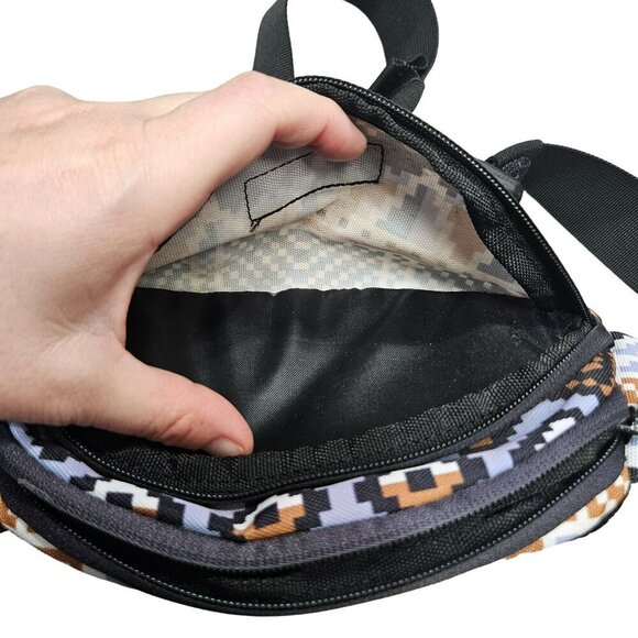 Kavu Printed Waist Pack Fanny Pack Adjustable Strap Tribal Design 2 Zip Pockets - Picture 4 of 9